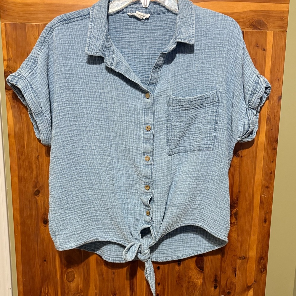 beachlunchlounge collection button down top with tie